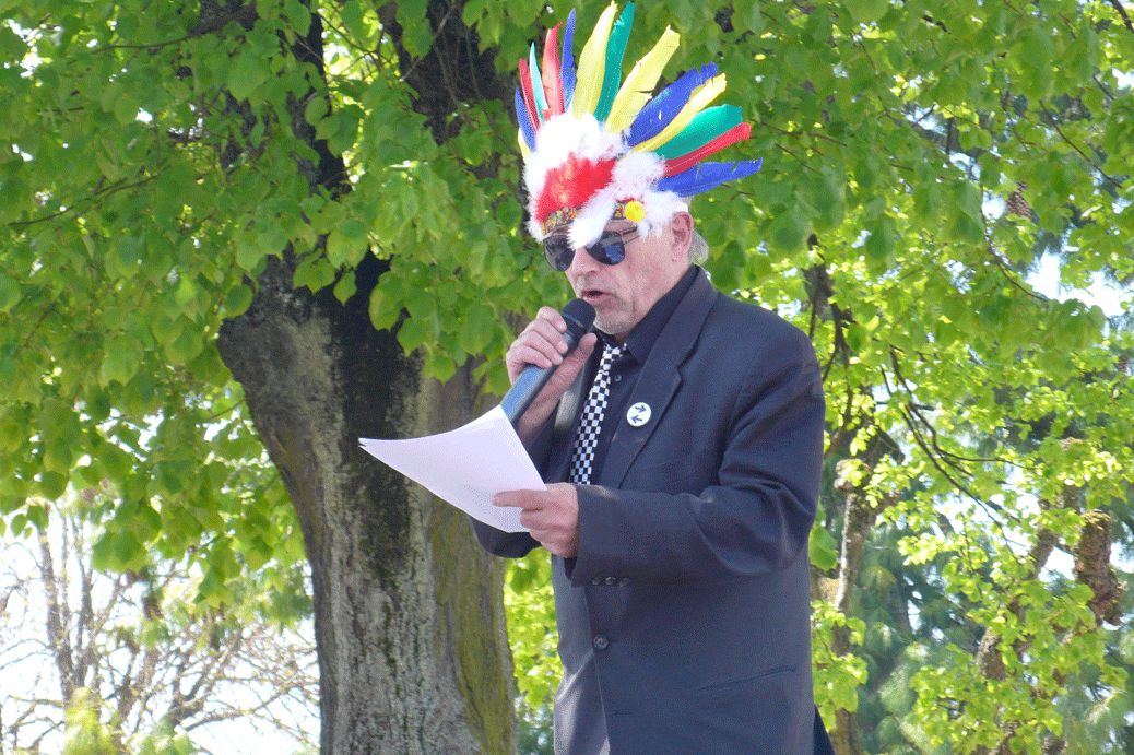 ¡Mani’fiesta ! LE MANIFESTE DE L’ABSURDITÉ CASTELLIENNE